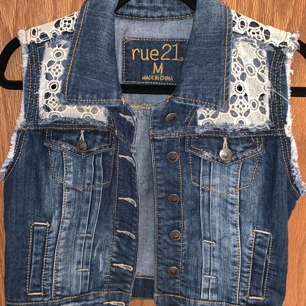 Crop denim vest